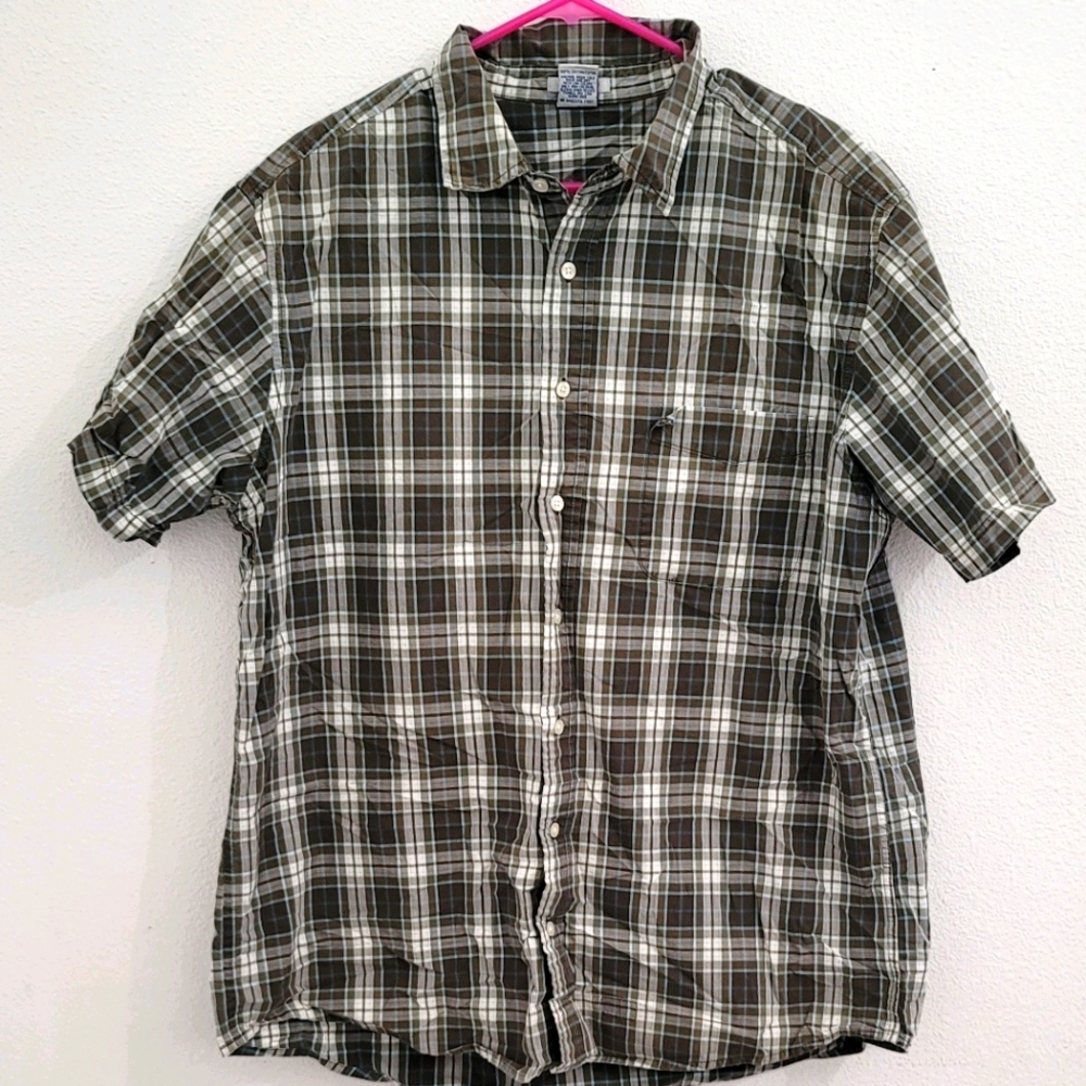 Old Navy Men's plaid button down collard shirt